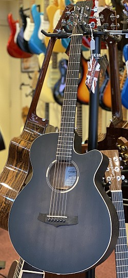 Tanglewood TWBB SFCE. €279,-