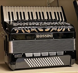 Rossini Marsala, 96 bas/4 korig/37 toets, dubbel octaaf €4795,-