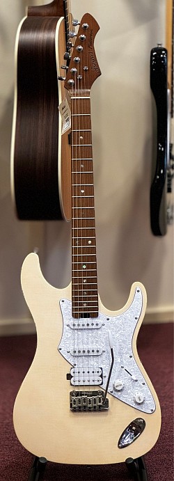 Aria 714 Fullerton  marble white, €399,- (binnenkort weer leverbaar)
