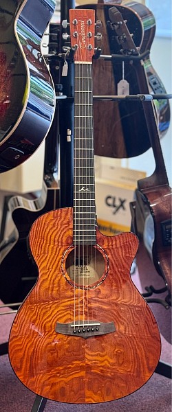 Tanglewood Azure TA4CEHN, €349,-