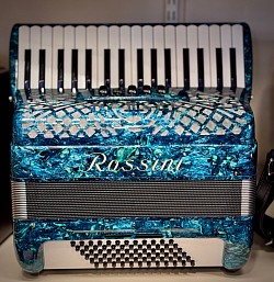 Rossini Pro uniek kleur, 72 bas/3 korig (consignatie)
