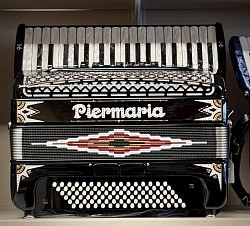 Piermaria 206 met stras 96 bas/3 korig (16+ 8+8)