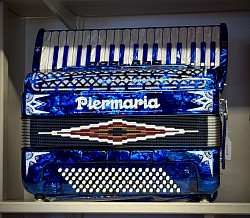 Piermaria 210, 96 bas/4 korig (16+8+8+8)