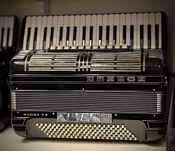 Hohner Morino VN 120 Bas/5 korig (consignatie)