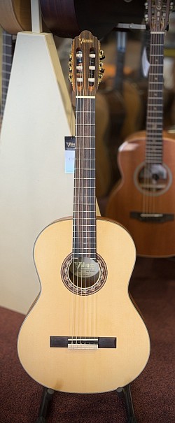 Valencia VC 203 3/4, €89,-