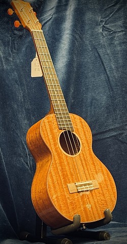 TOM T7 HF €375,-