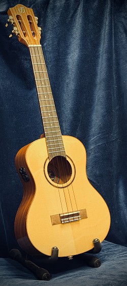 Flight Sophia tenor, Soundwave PU €389,- (binnenkort weer leverbaar)