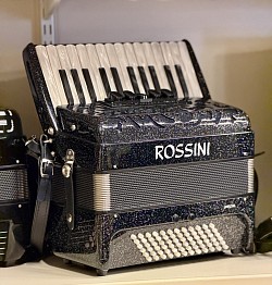 Rosini special, 72 bas/3 korig, musette (consignatie)