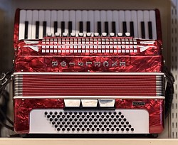 Excelsior, 96 bas/4 korig octaaf €1995,-